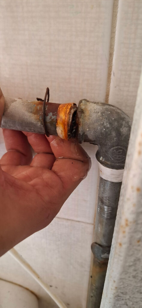 تعویض لوله شیر آب